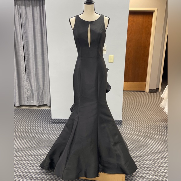 Black Formal Dress with illusion back & train - Picture 3 of 9